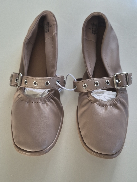 Old Navy Shoes - Womans Mary Jane Ballet Flats in Taupe